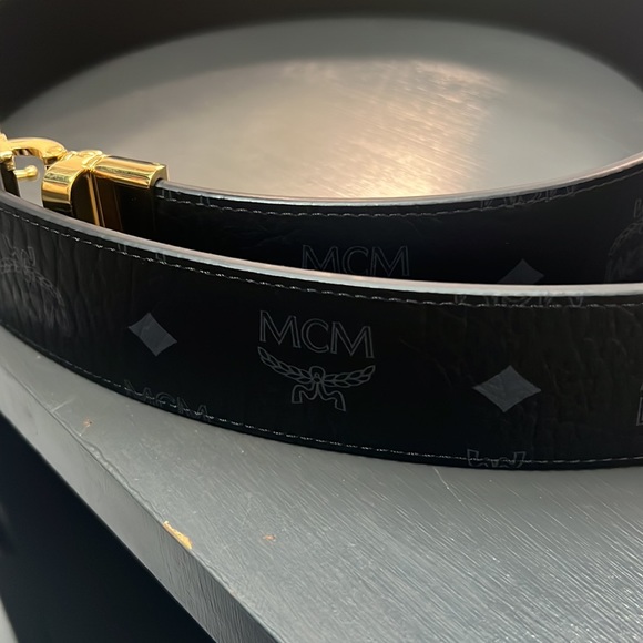 MCM
Men's Claus Monogram Reversible Belt - Picture 7 of 8